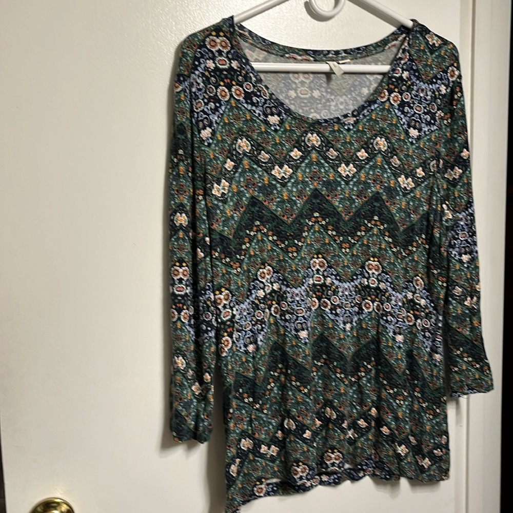Size large top
